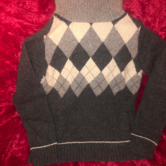 Just in Beautiful 2 piece gray WARM  sweater and scarf  set - Picture 2 of 7